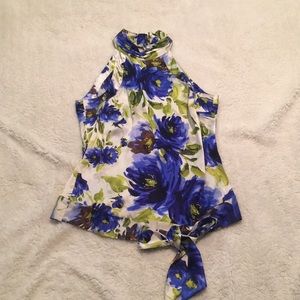 GORGEOUS Silk Cache top